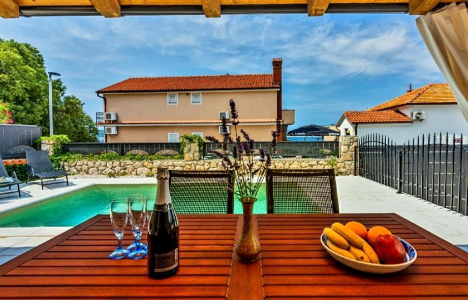 Vintage Residence Dramalj, Pool Self-Use Exterior photo